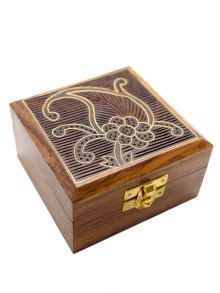 Шкатулка (дерево) резная "Цветок" 10х10х5см  Шк53