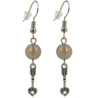 SP600 Серьги на Любовь (Стрела) с камнем Халцедон 8мм,цвет сереб, металл