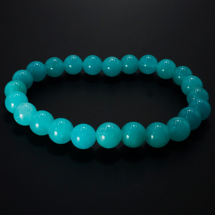 Браслет из камня Аквамарин помогает вносить ясность в дела отношения