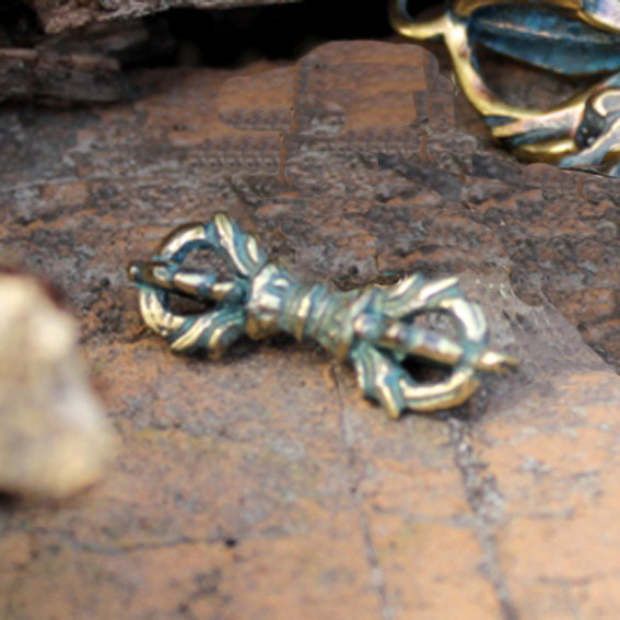 BV08-05 Кулон Ваджр мал., бронза, 9*25мм (П 005)