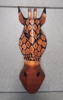 Маска голова Жирафа настенная дерево Албезия Оберег на удачу 30см Маска голова Жирафа настенная дерево Албезия Оберег на удачу 30см