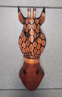 Маска голова Жирафа настенная дерево Албезия Оберег на удачу 30см